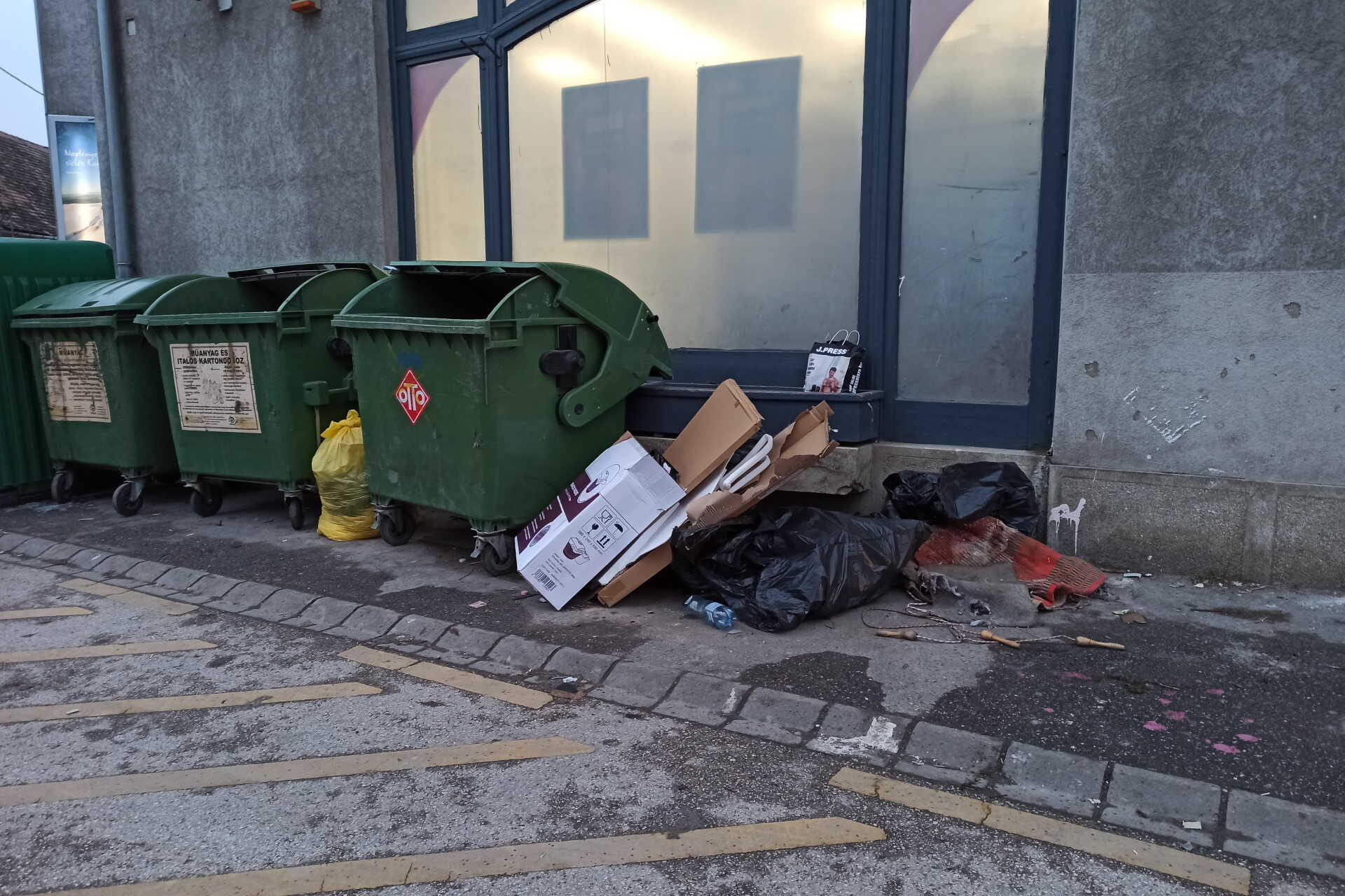 Szemétkupac a Végfordulaton