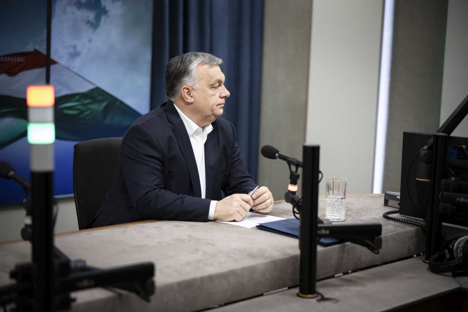 Miniszterelnöki "interjú" a Kossuth Rádióban
