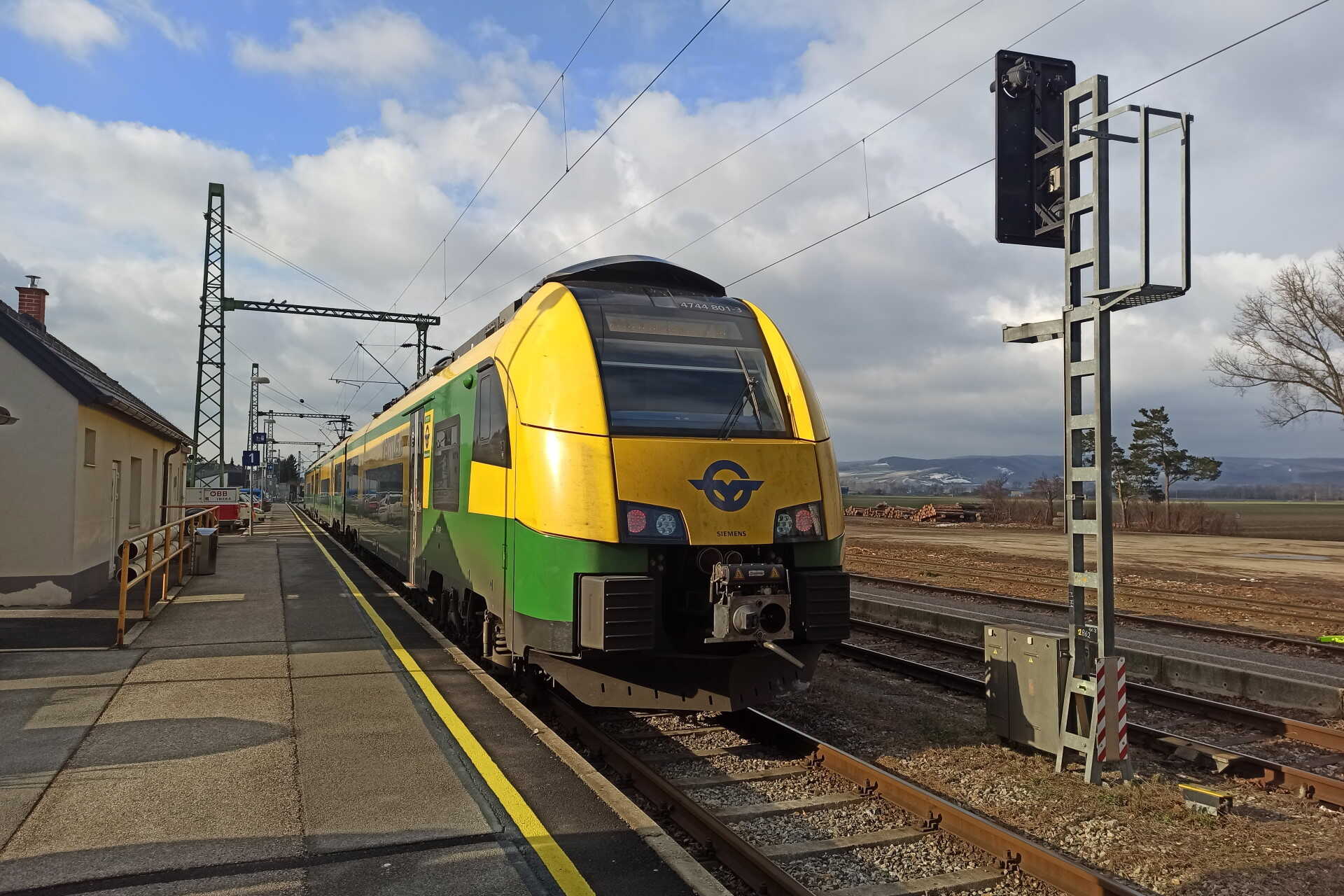 A GYSEV Desiro ML motorvonata