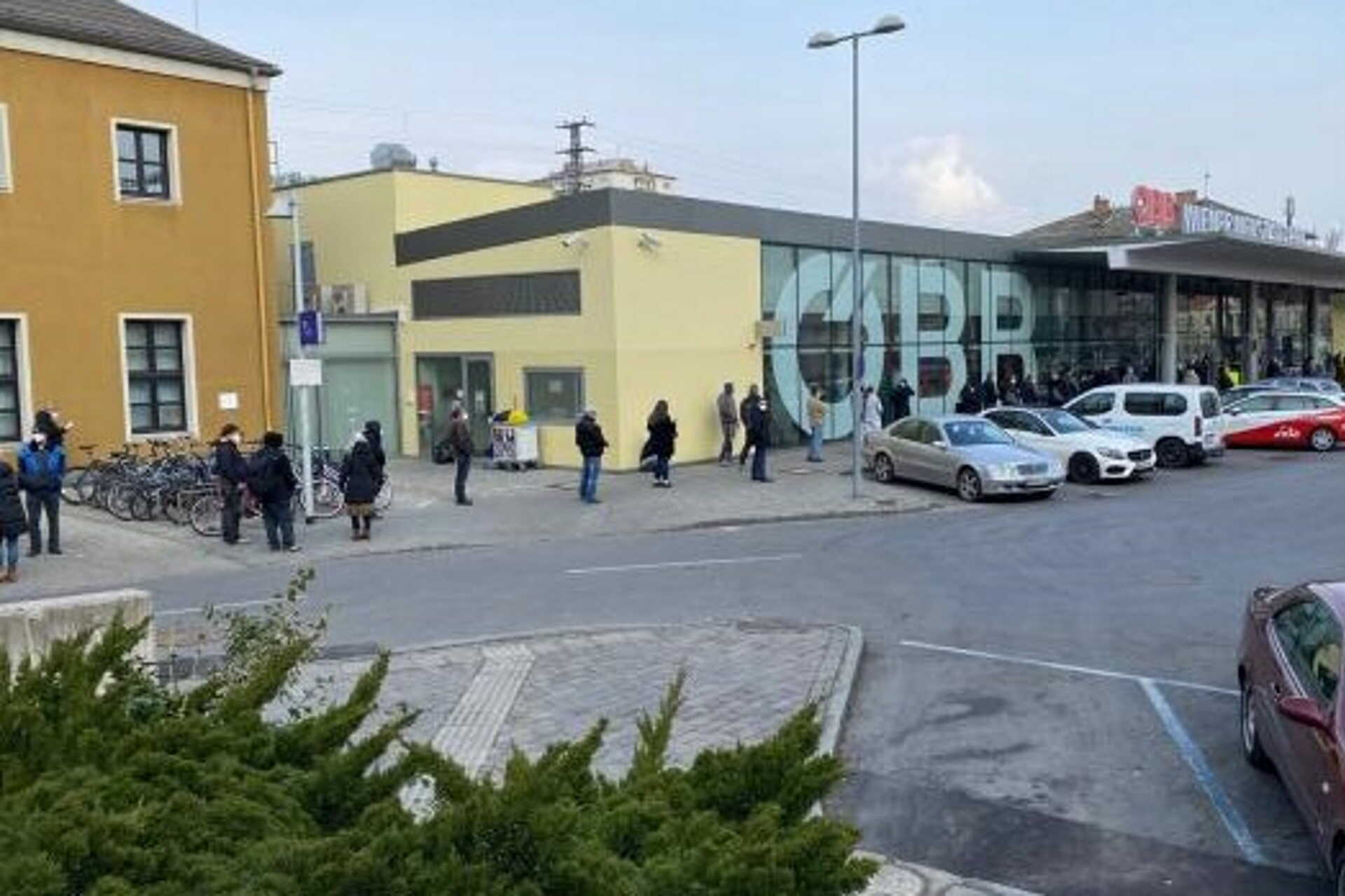 Bécsújhelyi tesztállomás, várakozás