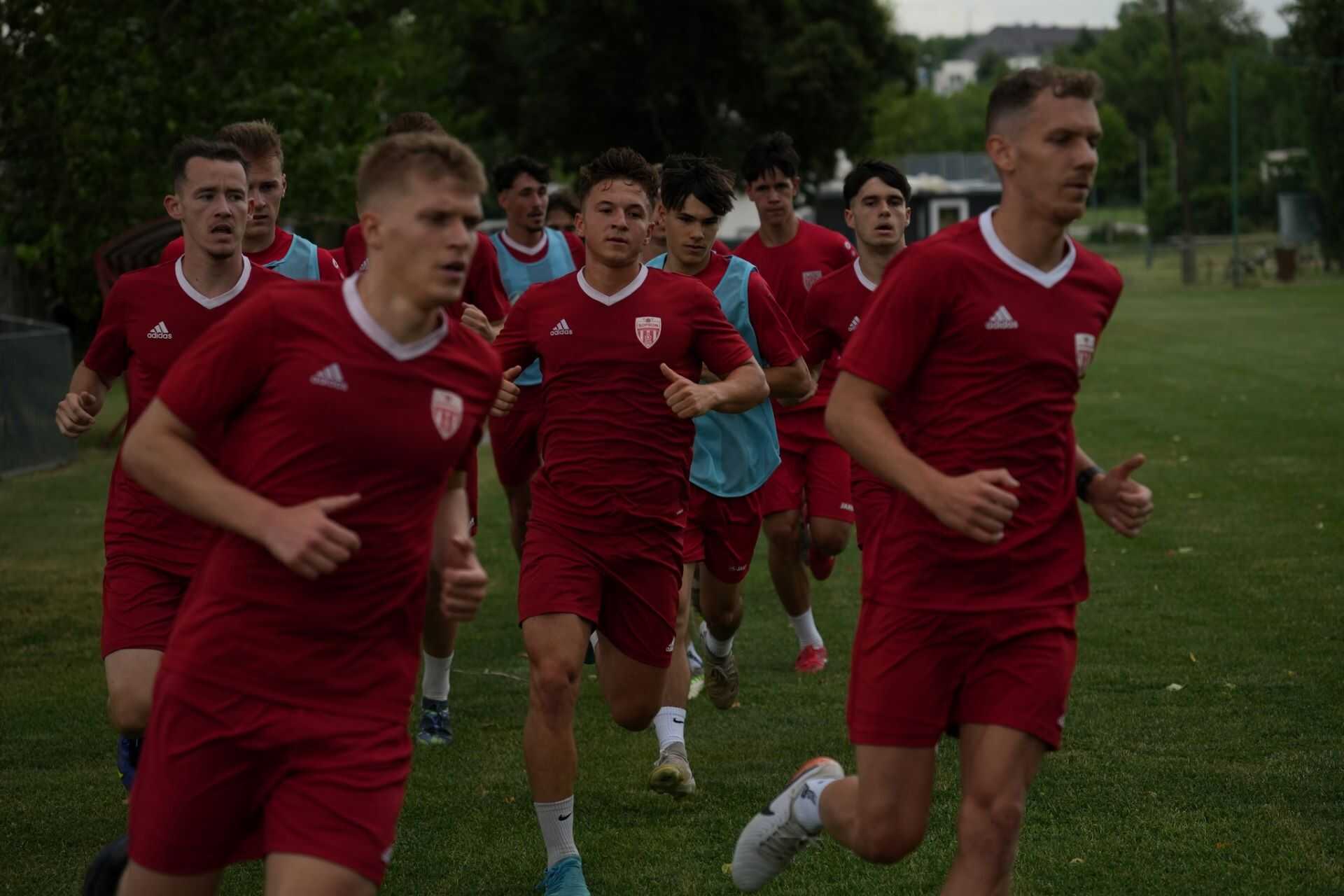 Az edzéseket az Anger-réti Sporttelepen tartják miközben a Soproni Városi Stadion pályáit felújítják.
