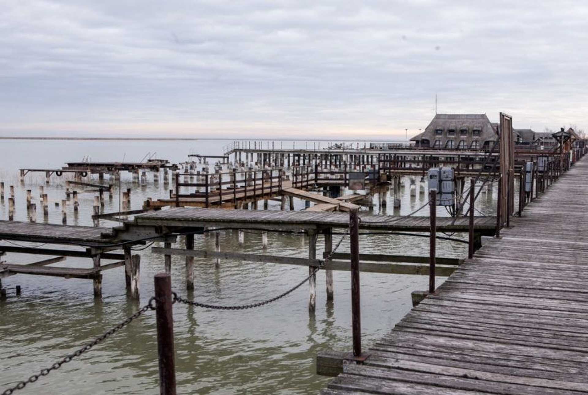 Fertő, cölöpházak helye