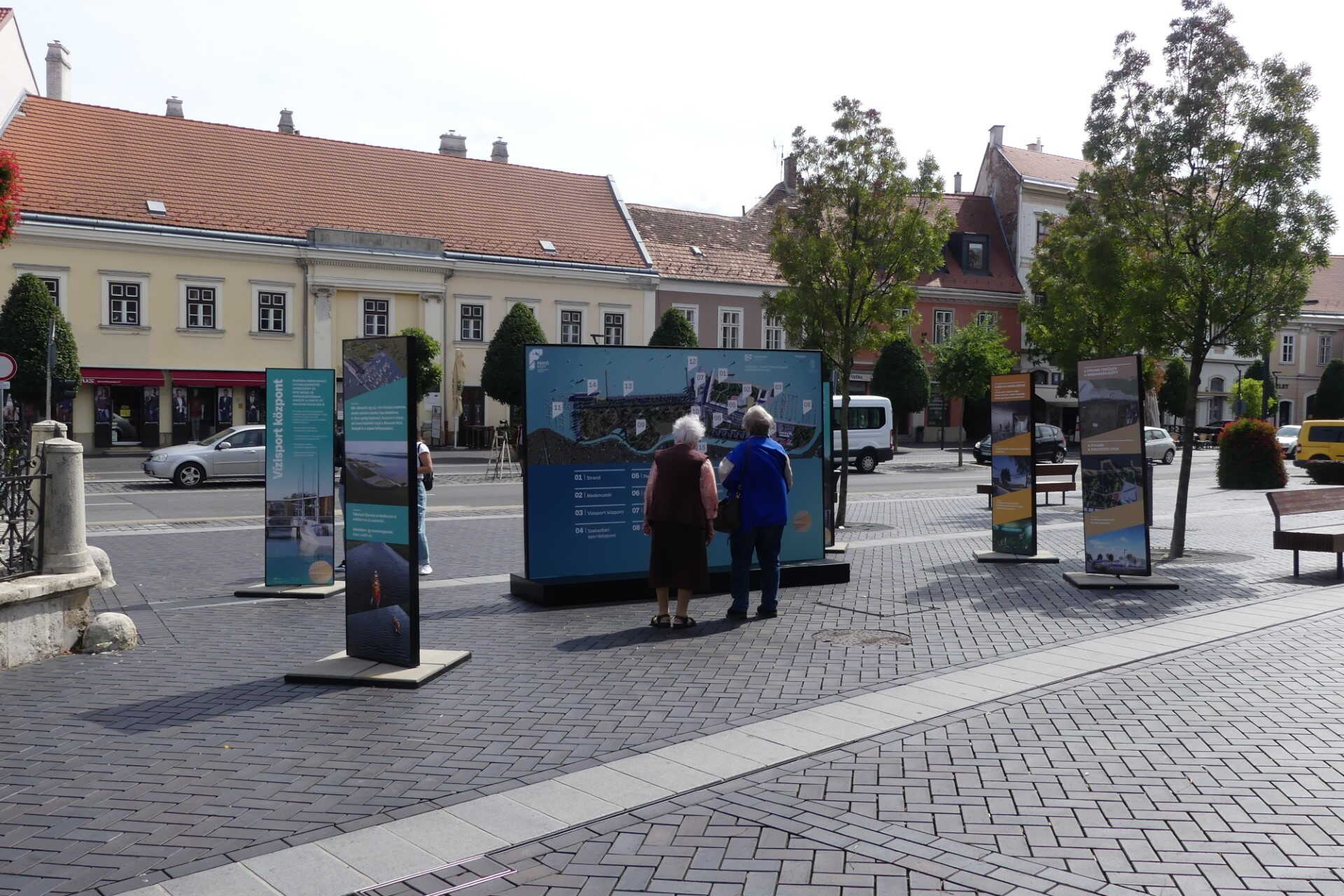 Fertő Part kiállítás a Mária-szobornál