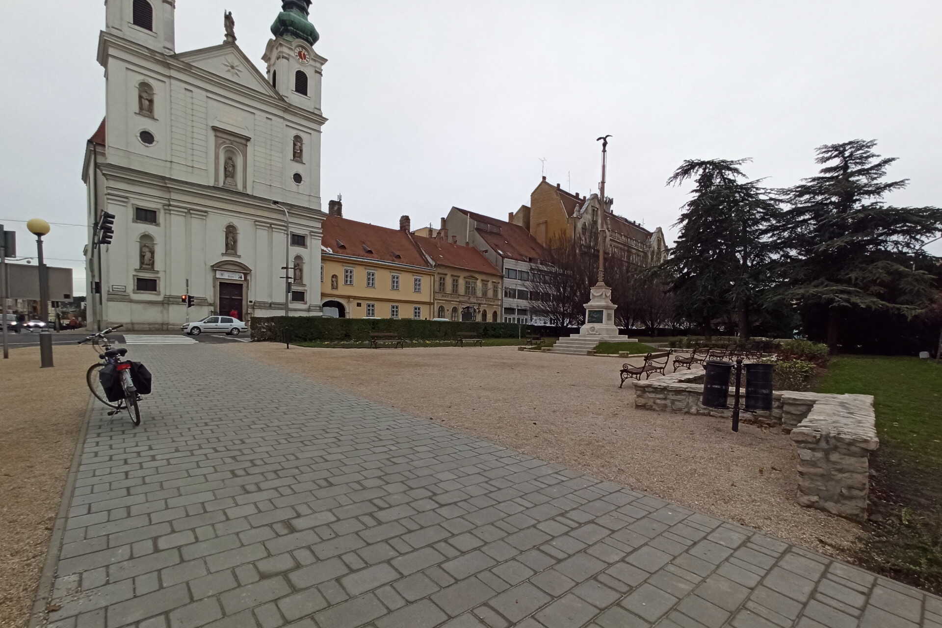 Megújult a Hűségzászló és környéke