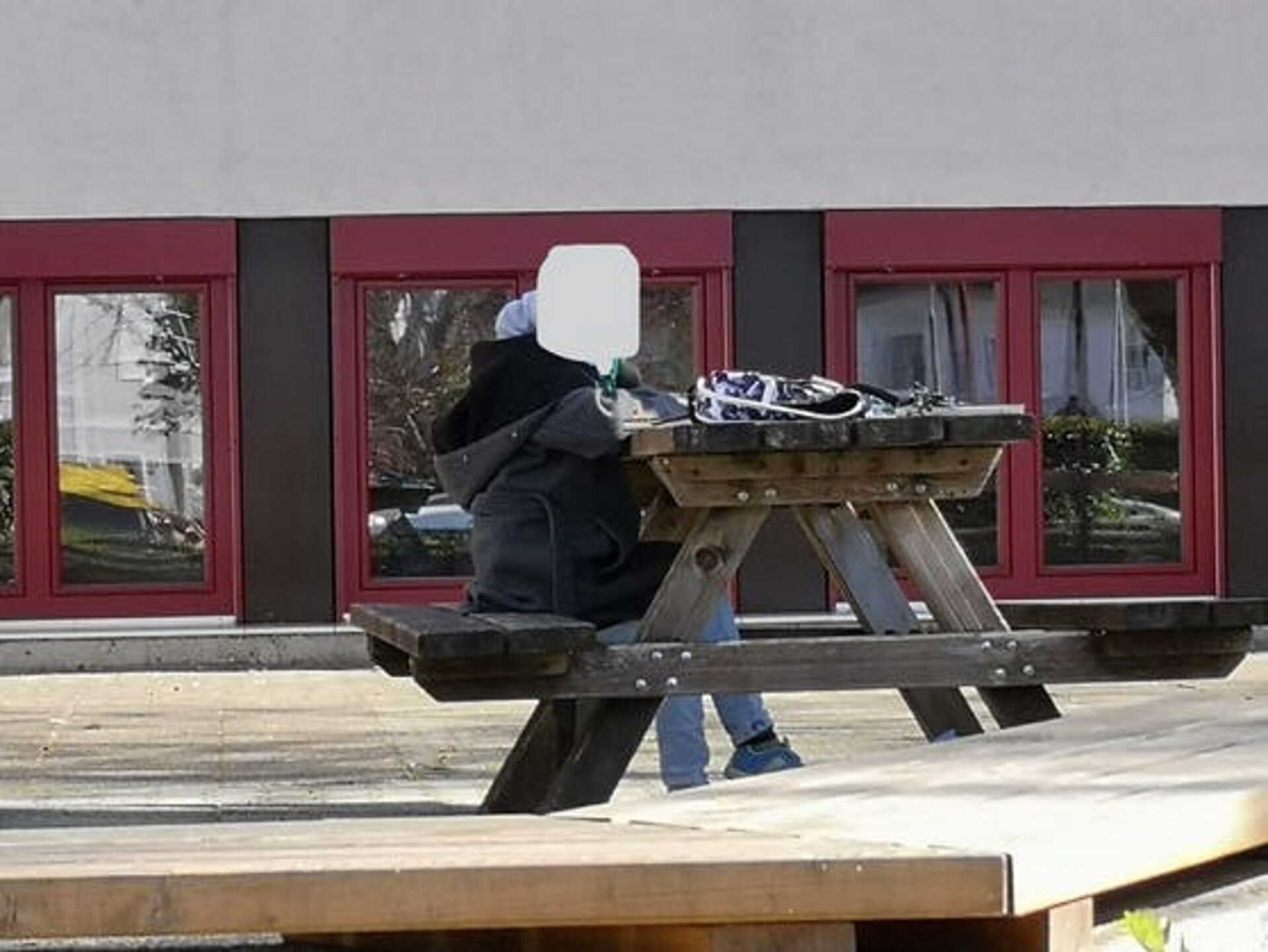 Teszt a szabadban. Még jó, hogy nem esett...