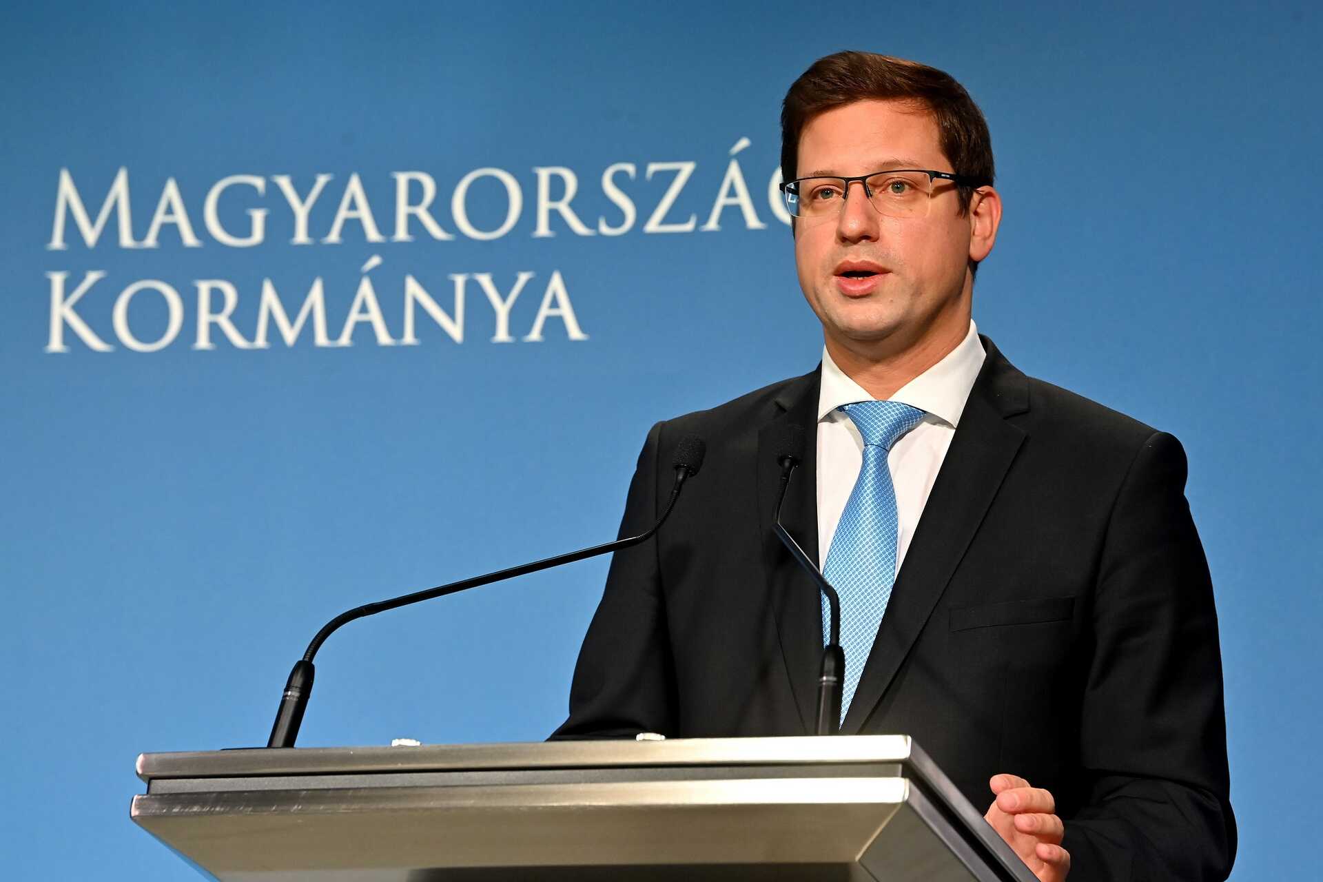 Gulyás Gergely, a Miniszterelnökséget vezető miniszter a Kormányinfón