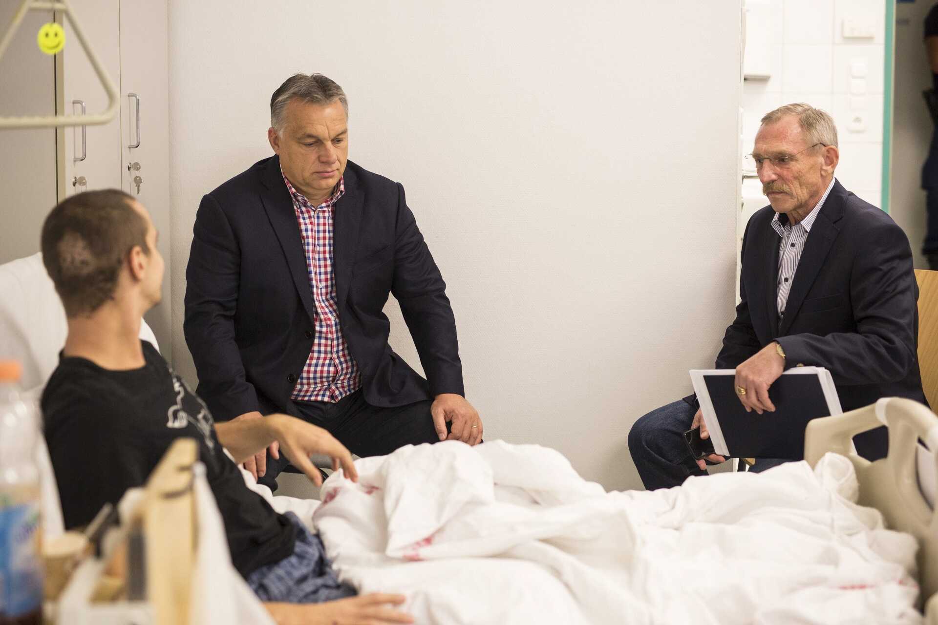 Teréz körúti robbantás - Orbán Viktor és Pintér Sándor meglátogatta a sérült rendőröket
