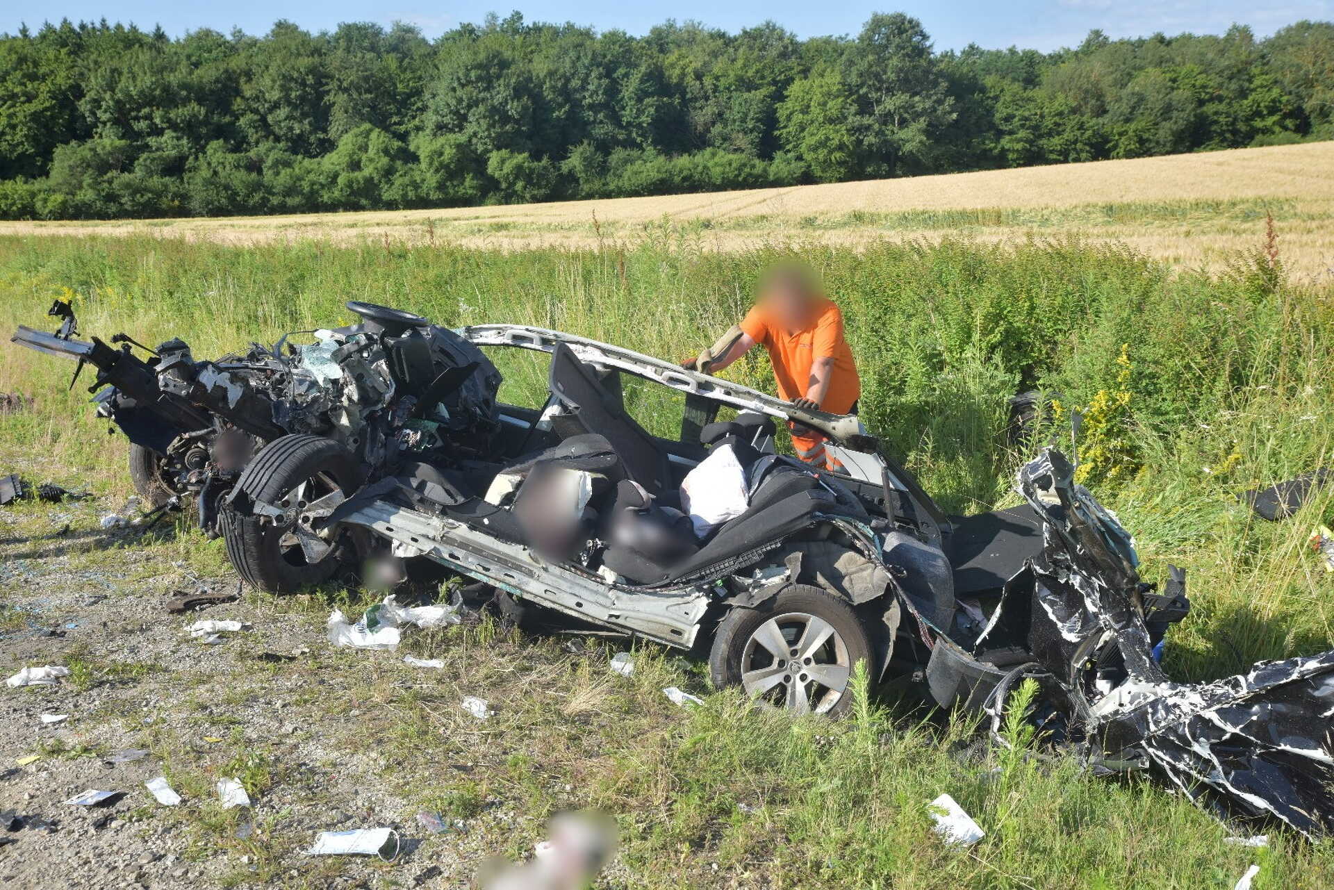 Meghalt az anya, kislánya válságos állapotban - Skoda hajtott Scania elé Zalalövő közelében