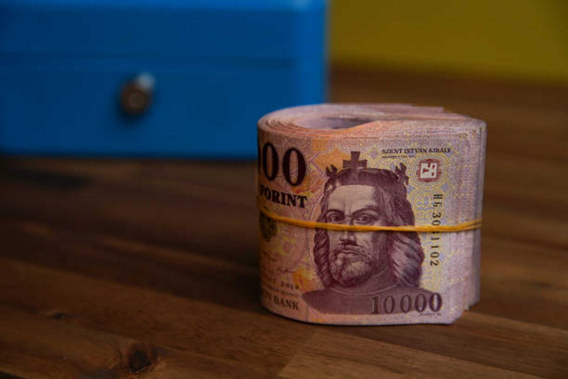 pénzköteg, forint