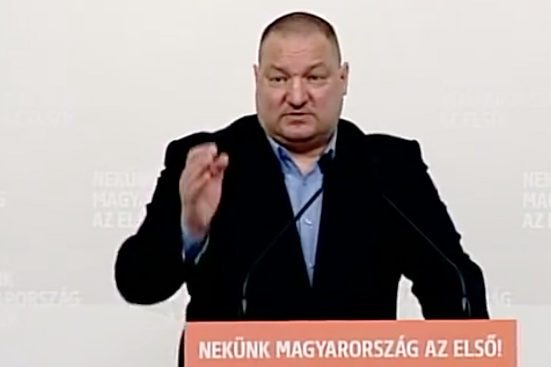 Németh Szilárd nemnyilatkozás közben