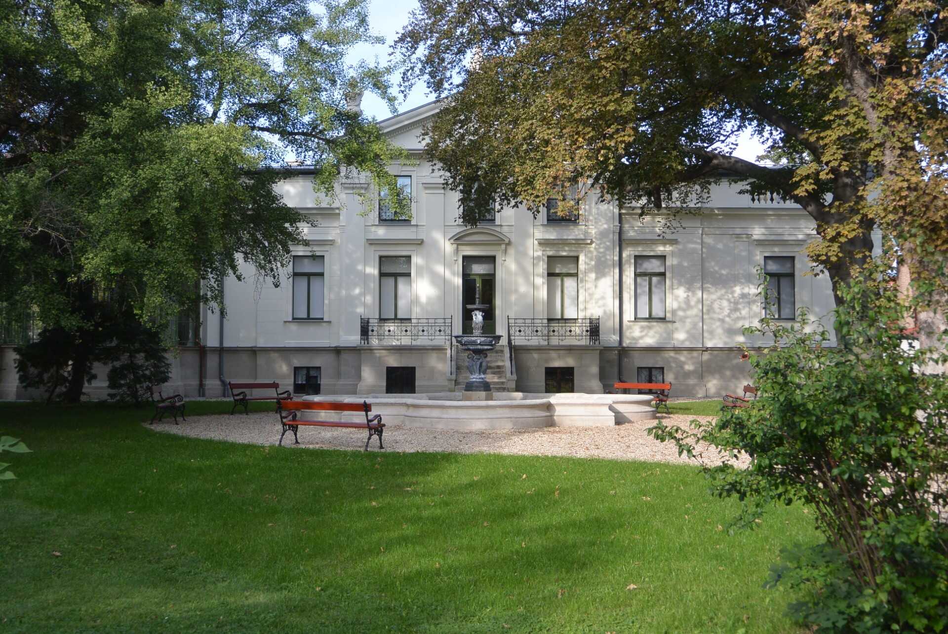 Megújult a Lenck-villa