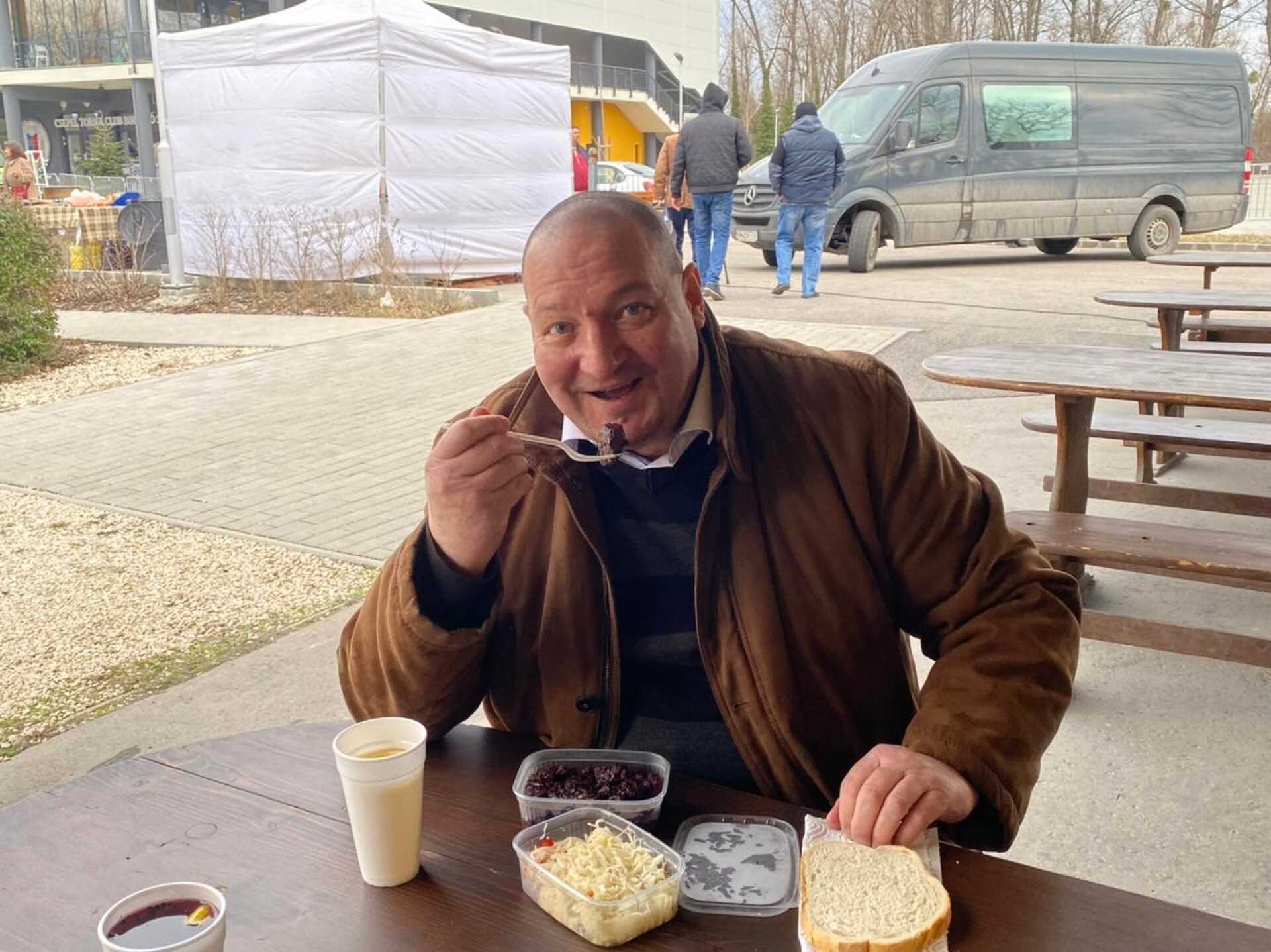 Németh Szilárd vért eszik