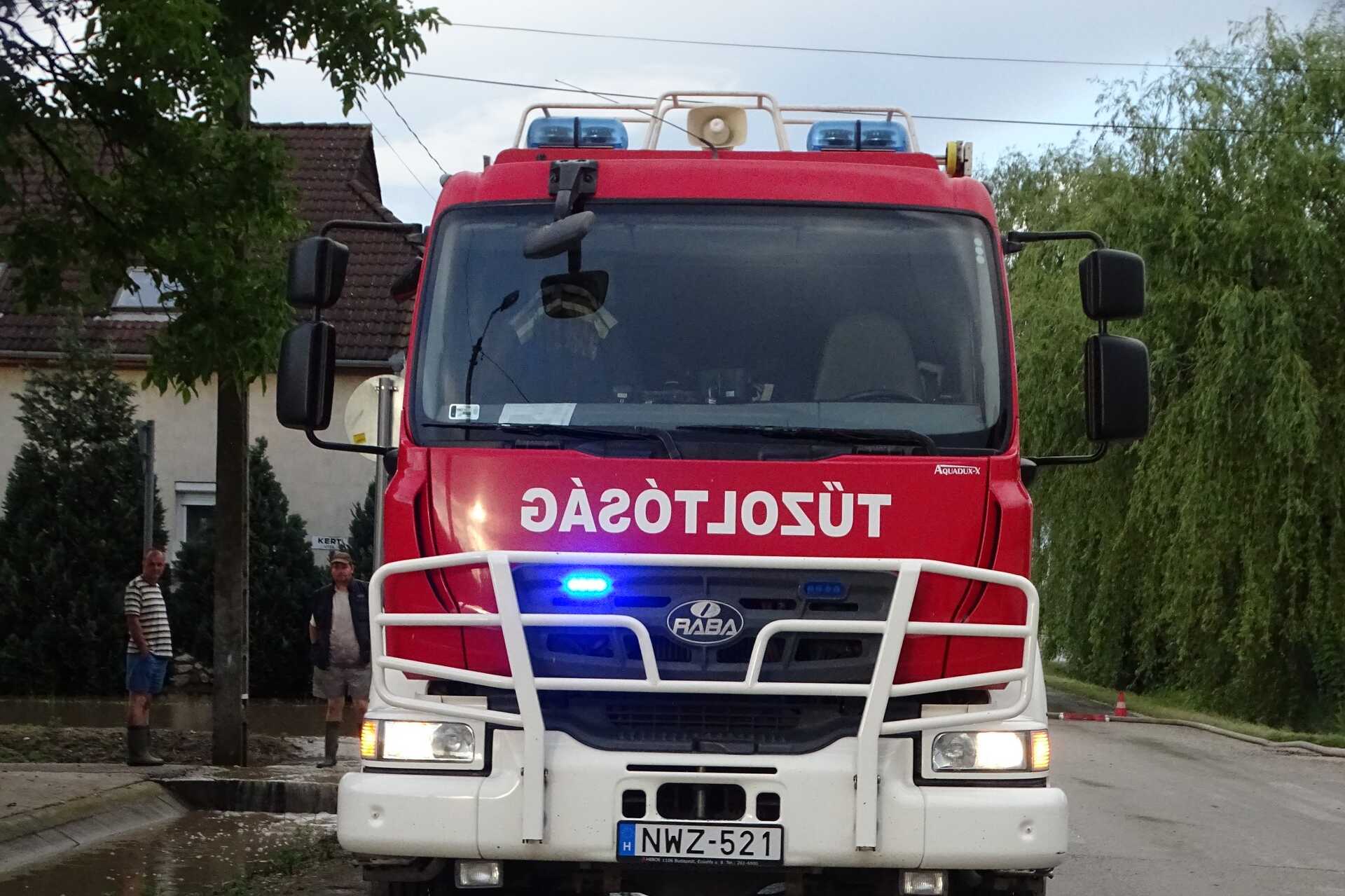 tűzoltó, tűzoltóautó