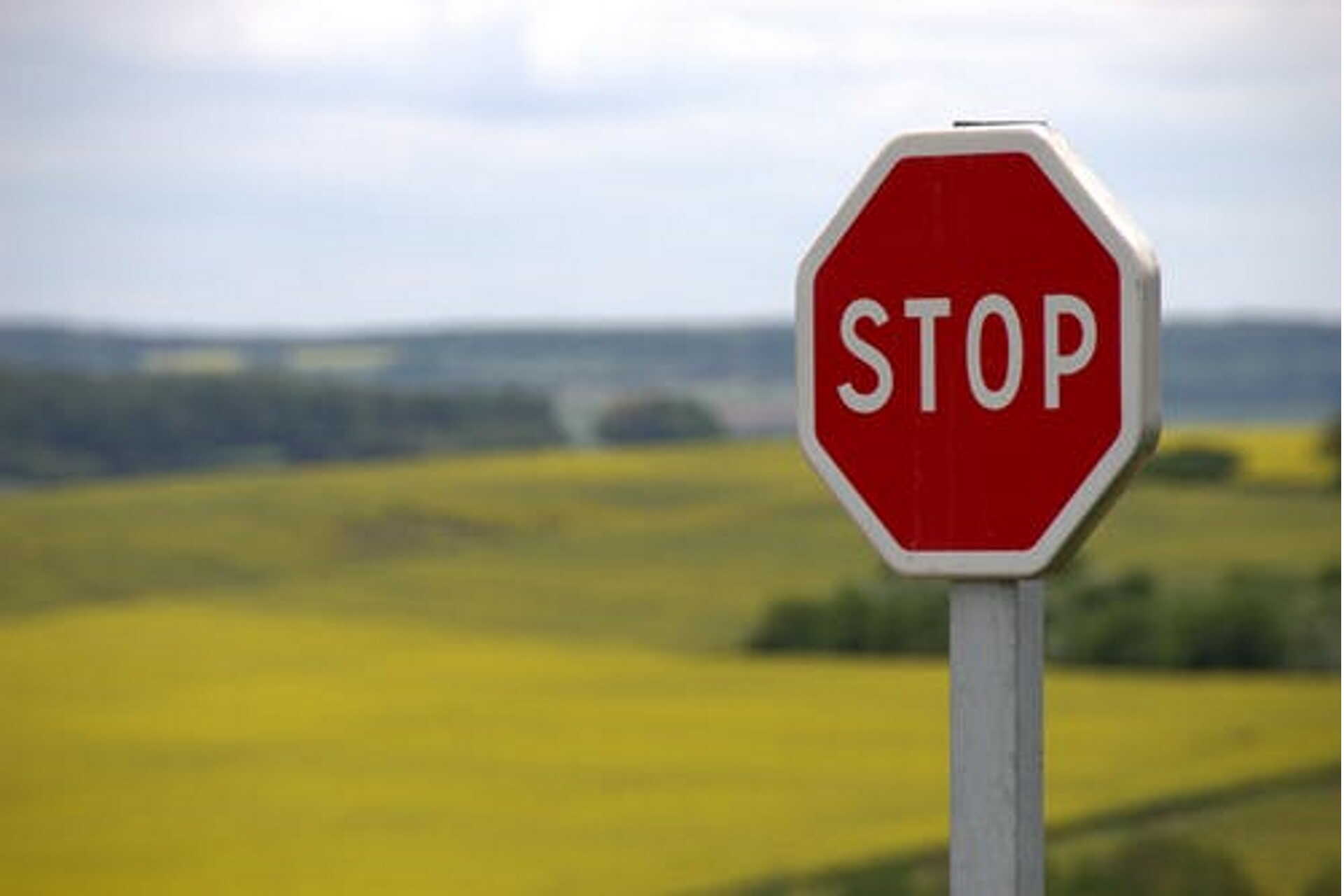 behajtani tilos, stop